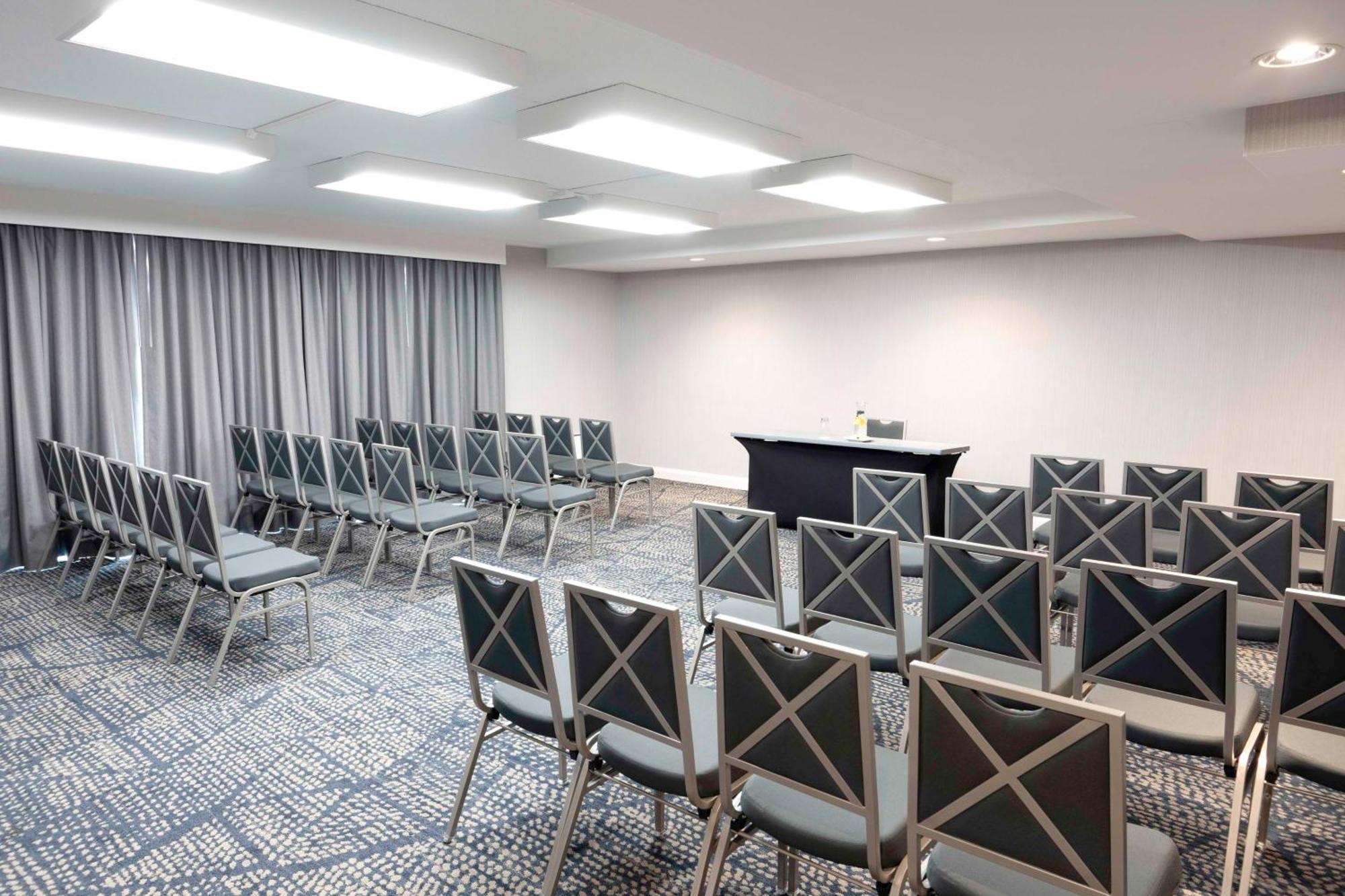 Doubletree By Hilton Hotel And Conference Center Chicago North Shore Skokie Esterno foto