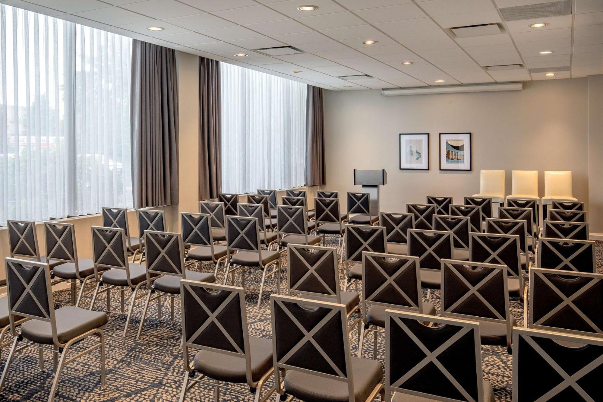 Doubletree By Hilton Hotel And Conference Center Chicago North Shore Skokie Esterno foto
